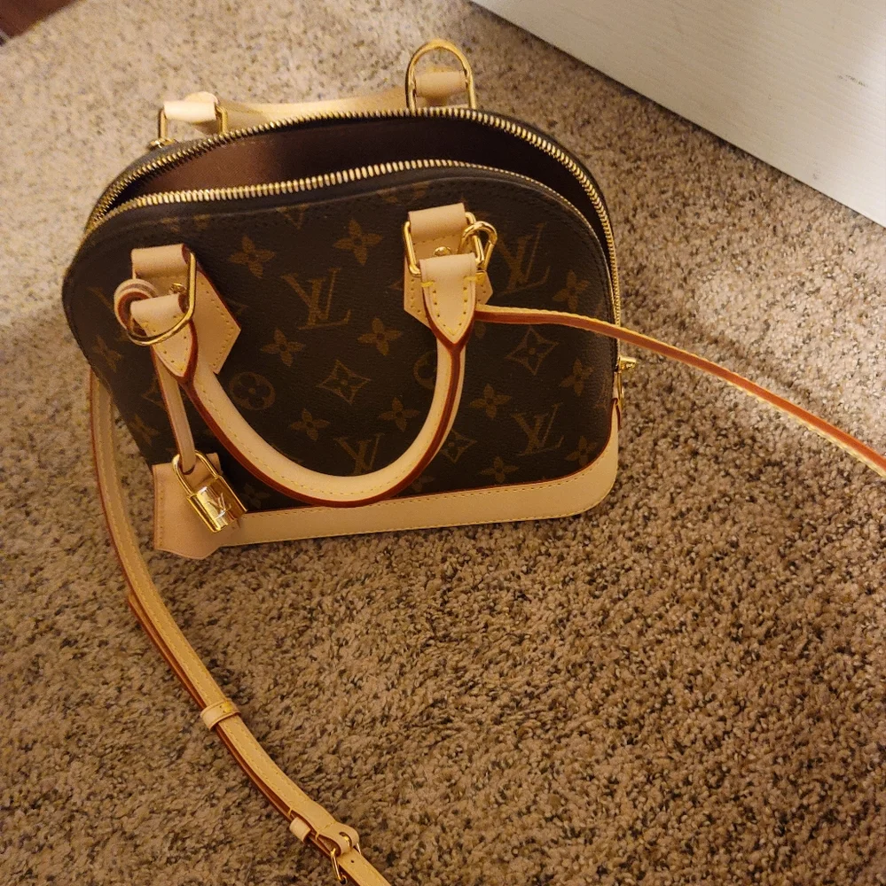 LOUIS VUITTON ALMA BB Monogram with Strap/ New/ Never Carried - Picture 3 of 11
